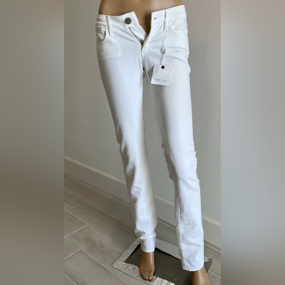 Habitual White Straight Leg Jeans Size 24 New With Tags